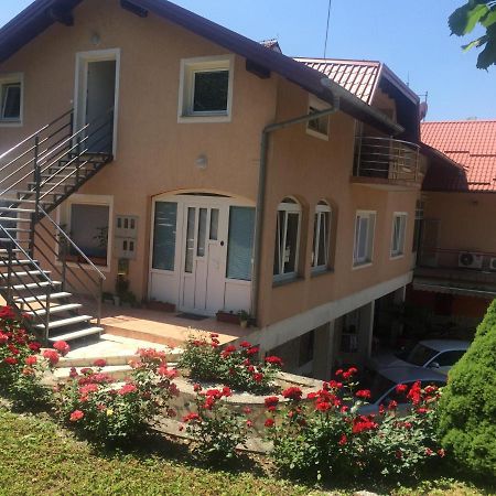 Hostel Jedvaj Крапина Екстериор снимка