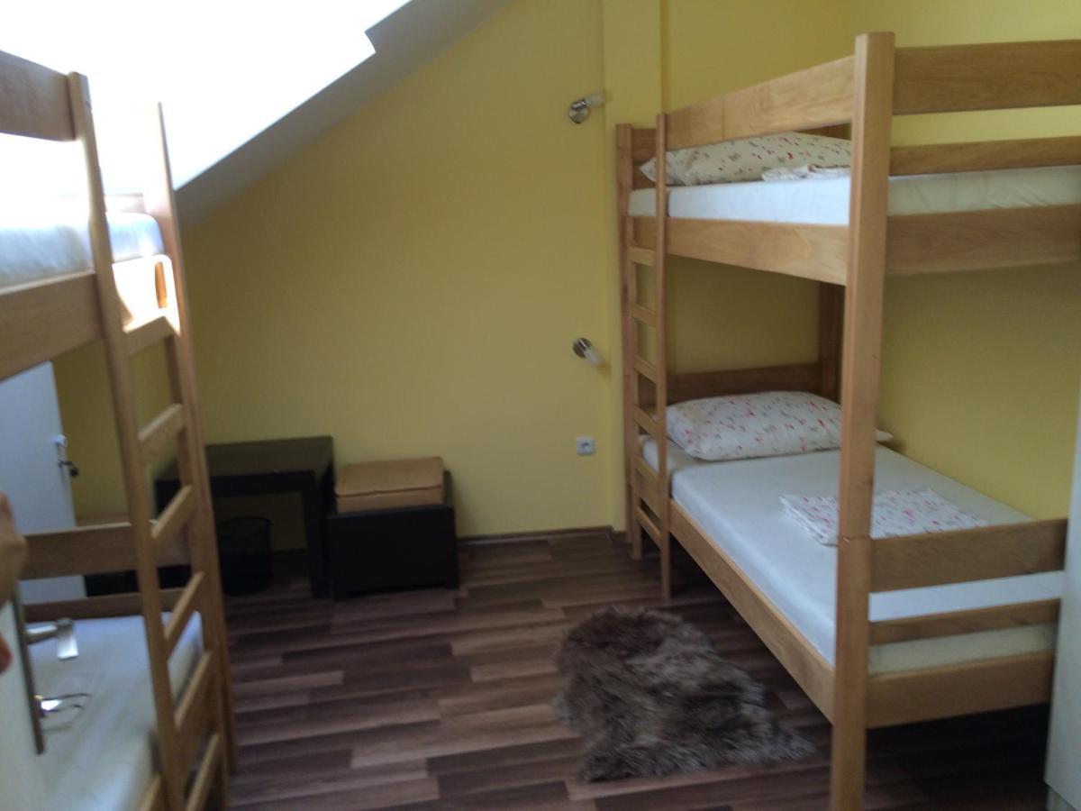 Hostel Jedvaj Крапина Екстериор снимка