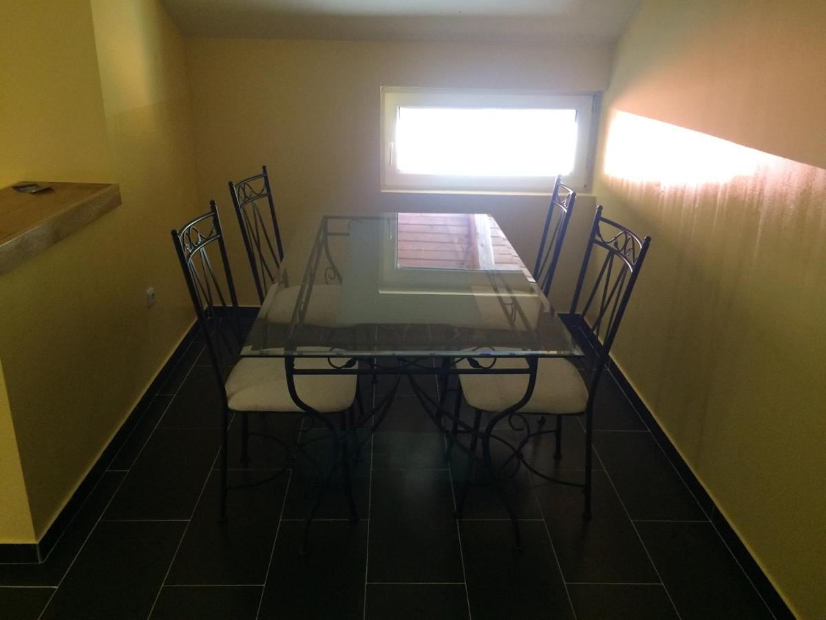 Hostel Jedvaj Крапина Екстериор снимка
