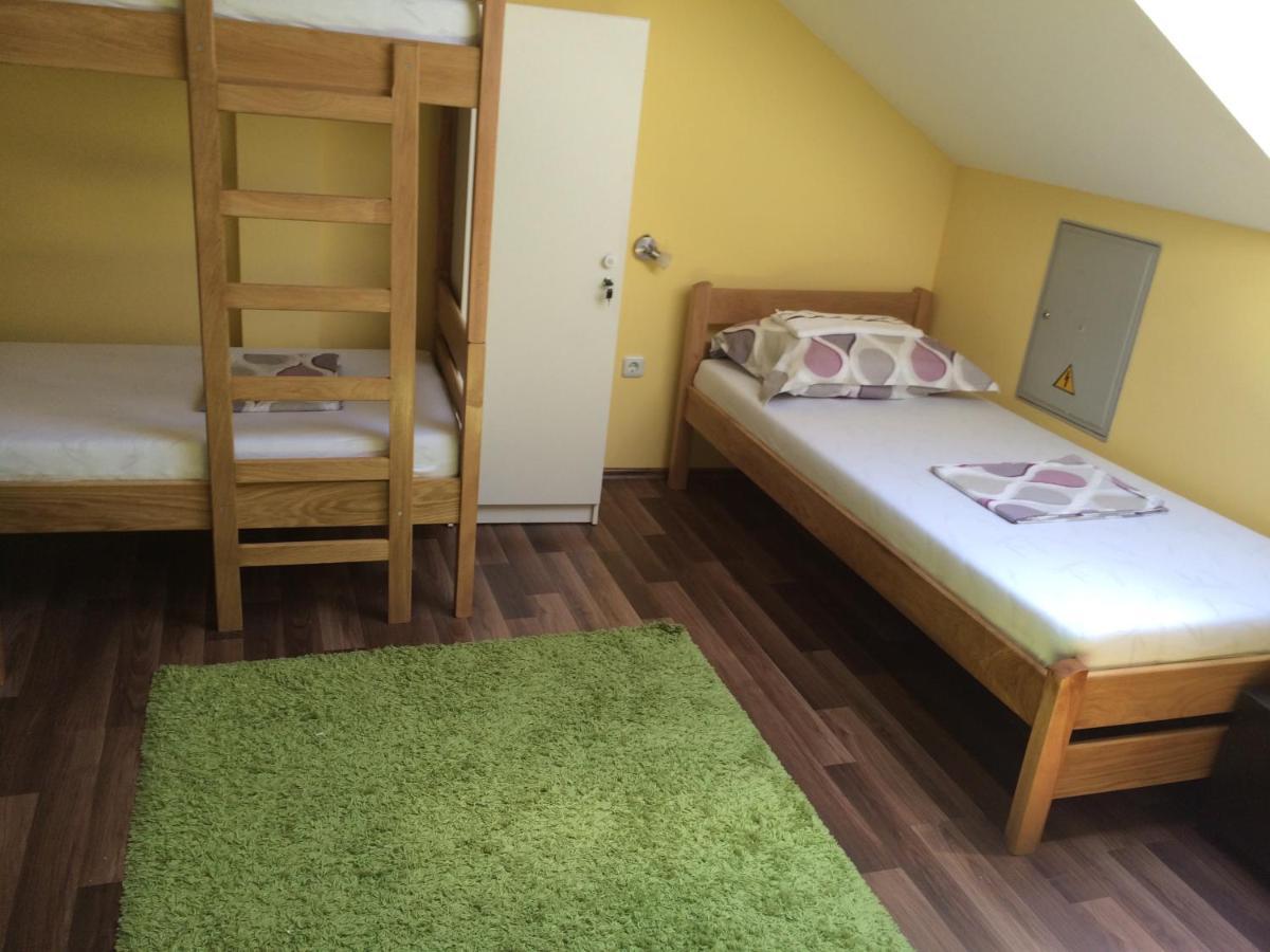 Hostel Jedvaj Крапина Екстериор снимка
