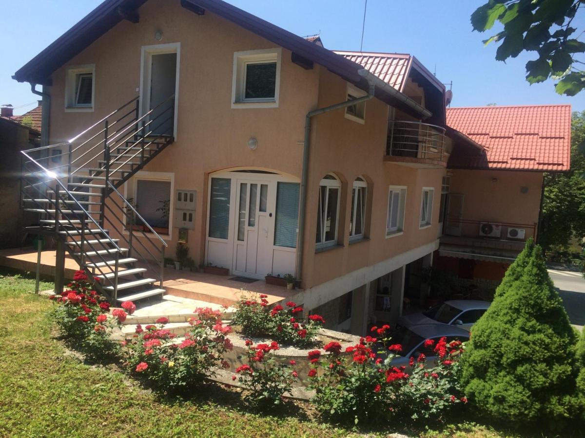 Hostel Jedvaj Крапина Екстериор снимка