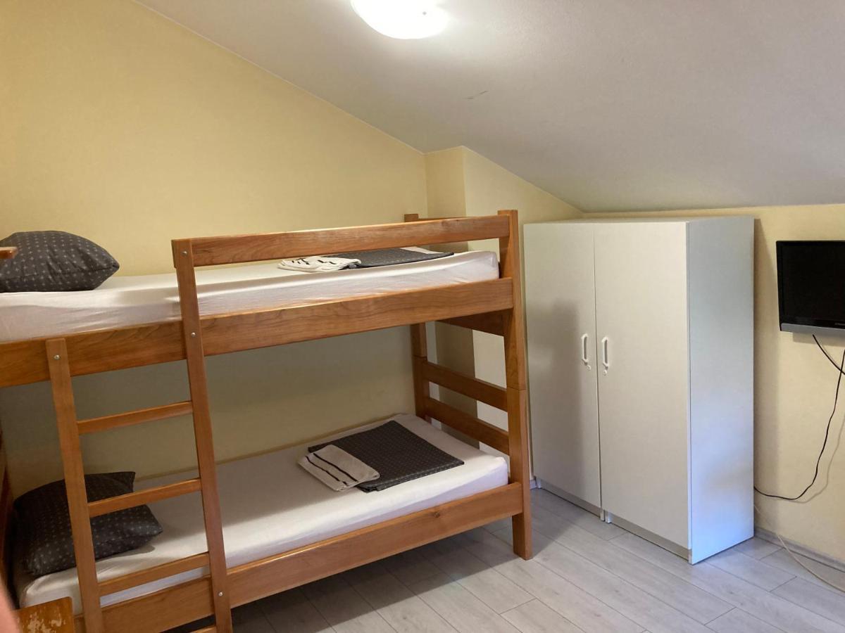 Hostel Jedvaj Крапина Екстериор снимка