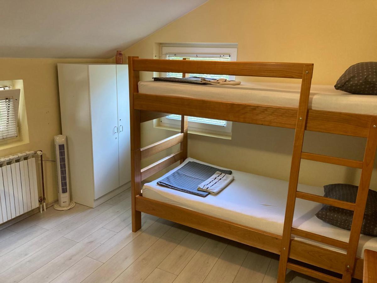 Hostel Jedvaj Крапина Екстериор снимка