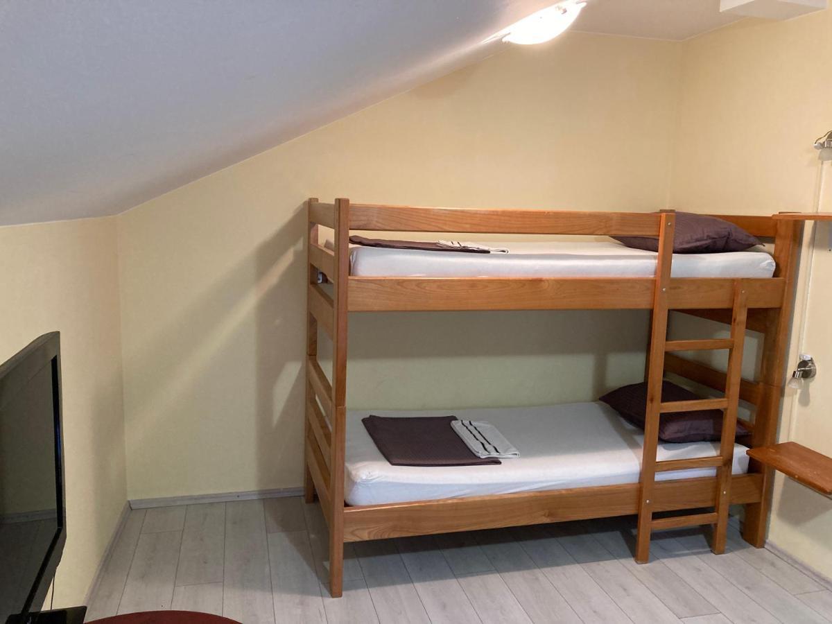 Hostel Jedvaj Крапина Екстериор снимка