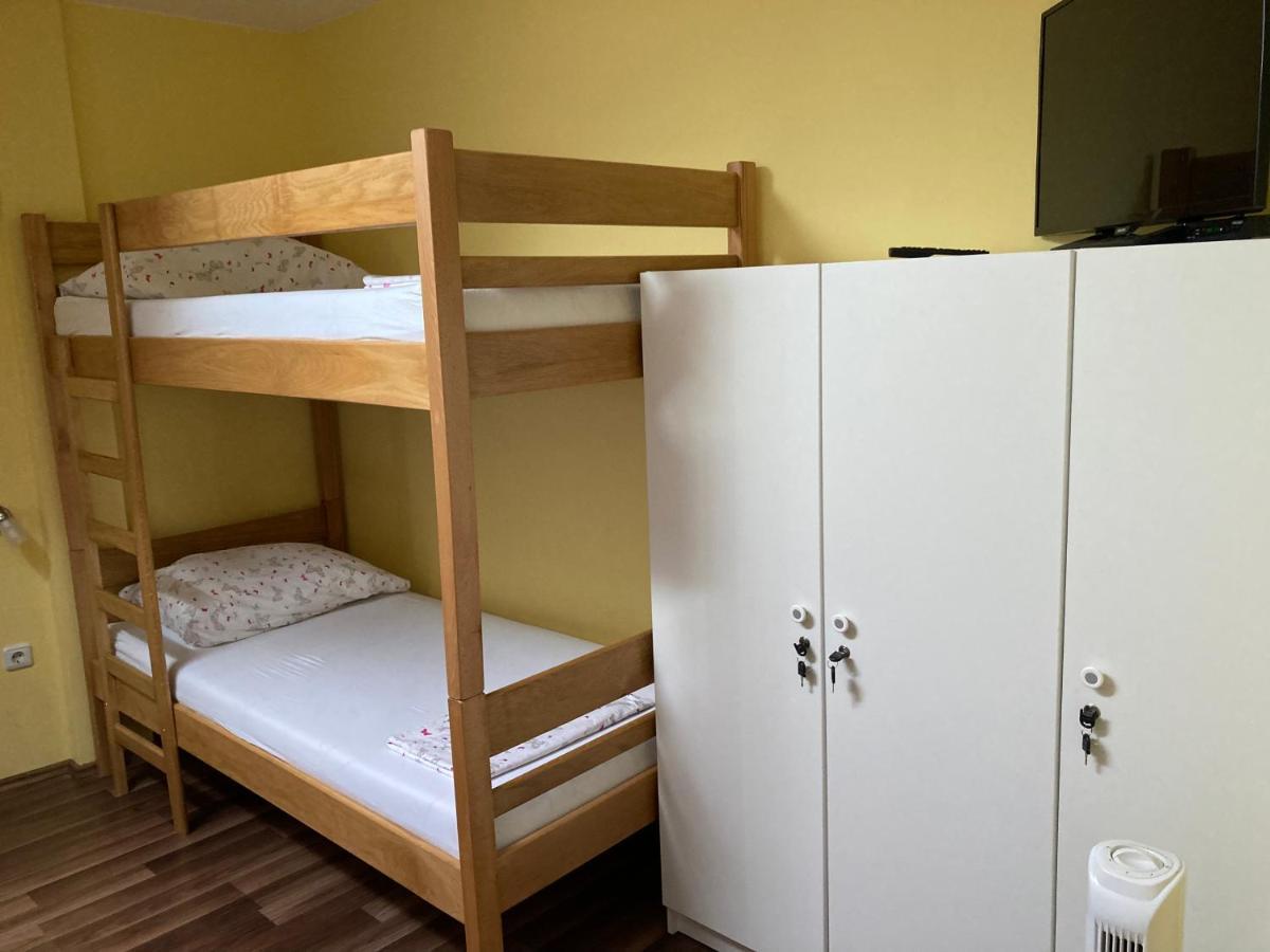 Hostel Jedvaj Крапина Екстериор снимка