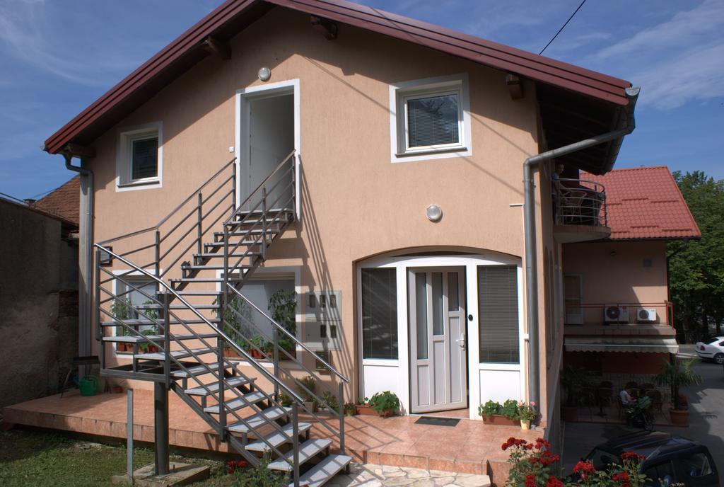 Hostel Jedvaj Крапина Екстериор снимка