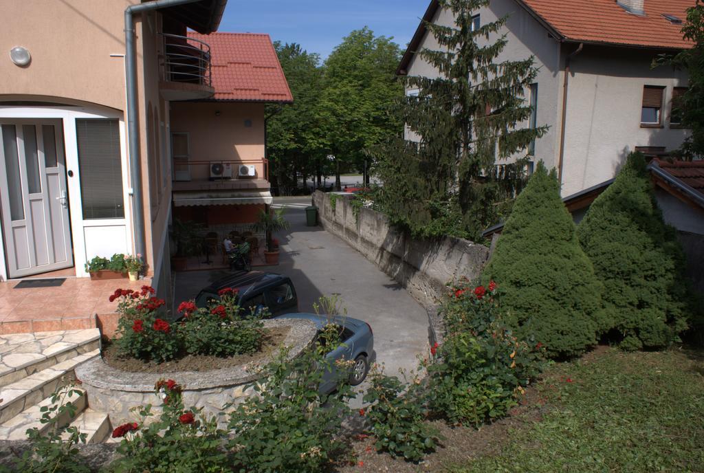 Hostel Jedvaj Крапина Екстериор снимка